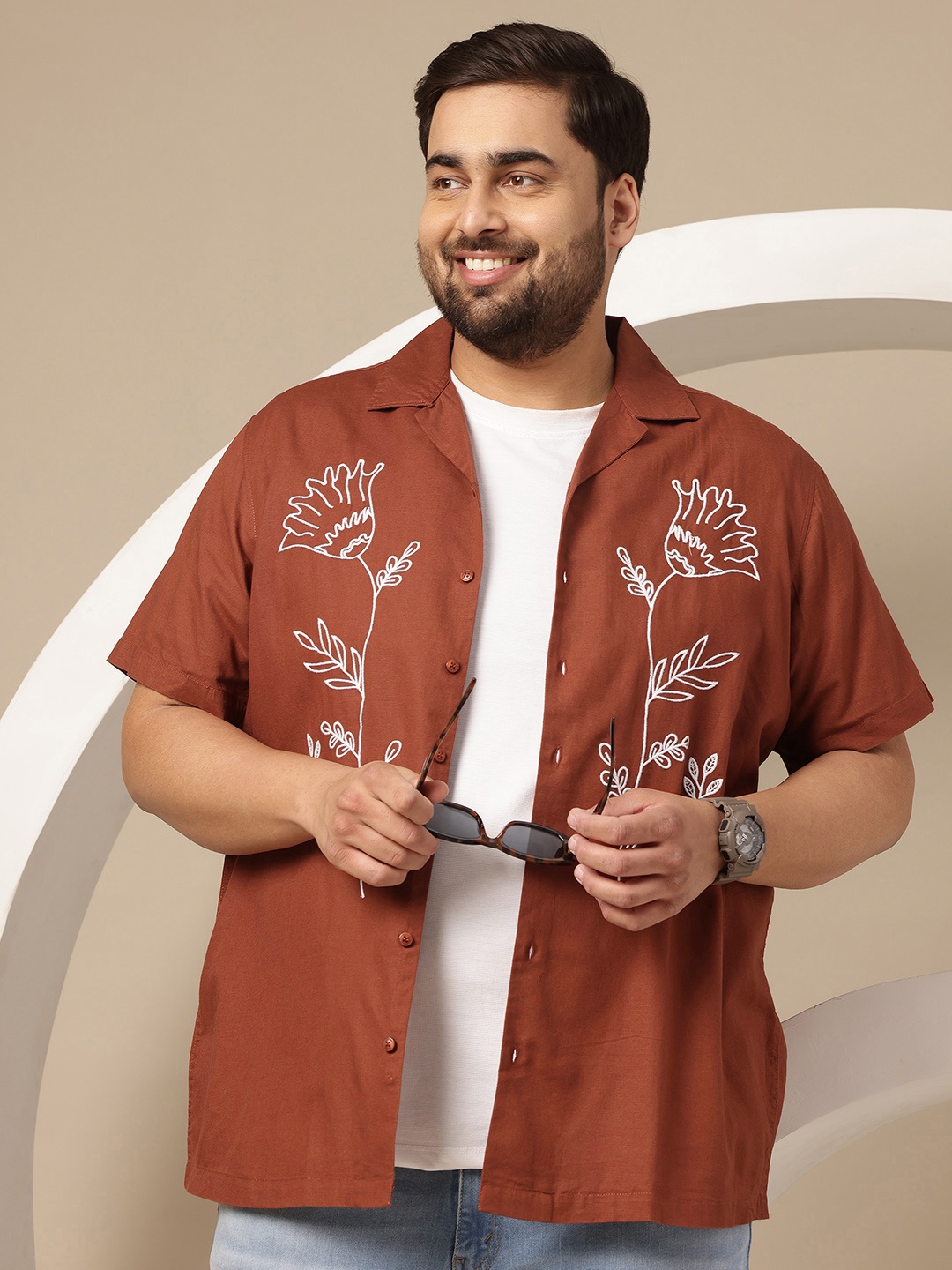 

Sztori Plus Size Floral Embroidered Pure Cotton Opaque Casual Shirt, Brown