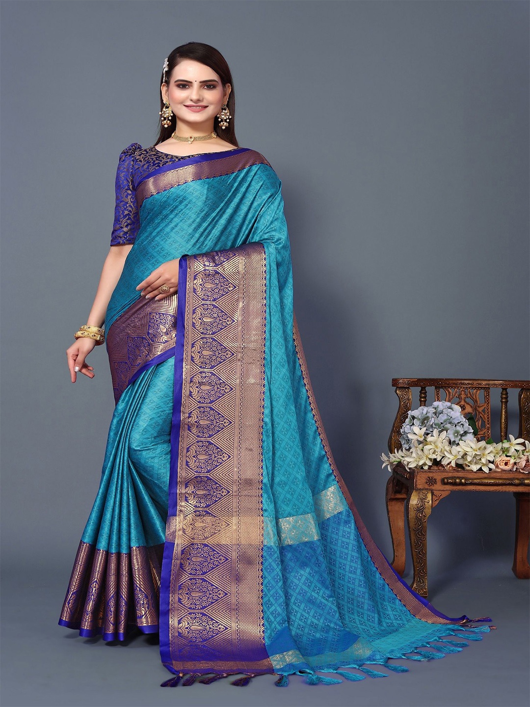 

LADY SHOPI Woven Design Zari Saree, Turquoise blue