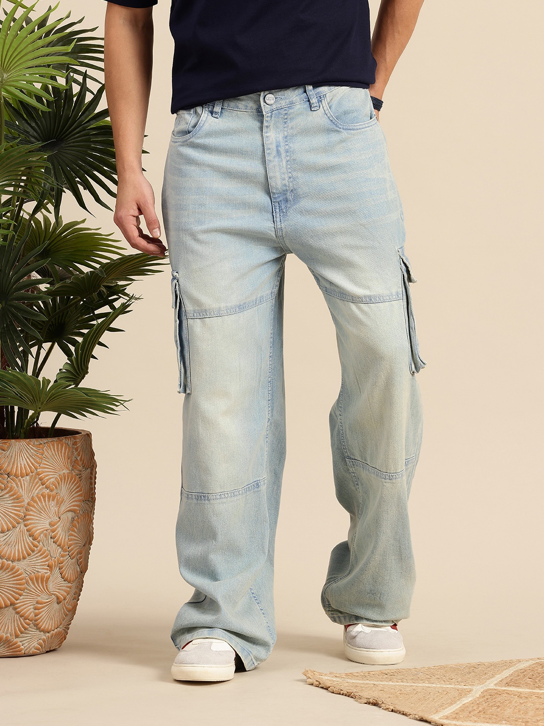 

Mast & Harbour Men Wide Leg Light Fade Stretchable Jeans, Blue