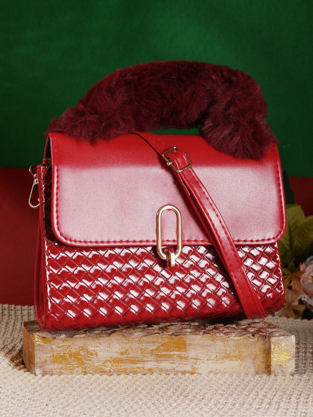 

ZEVORA Structured Sling Bag with Quilted, Red