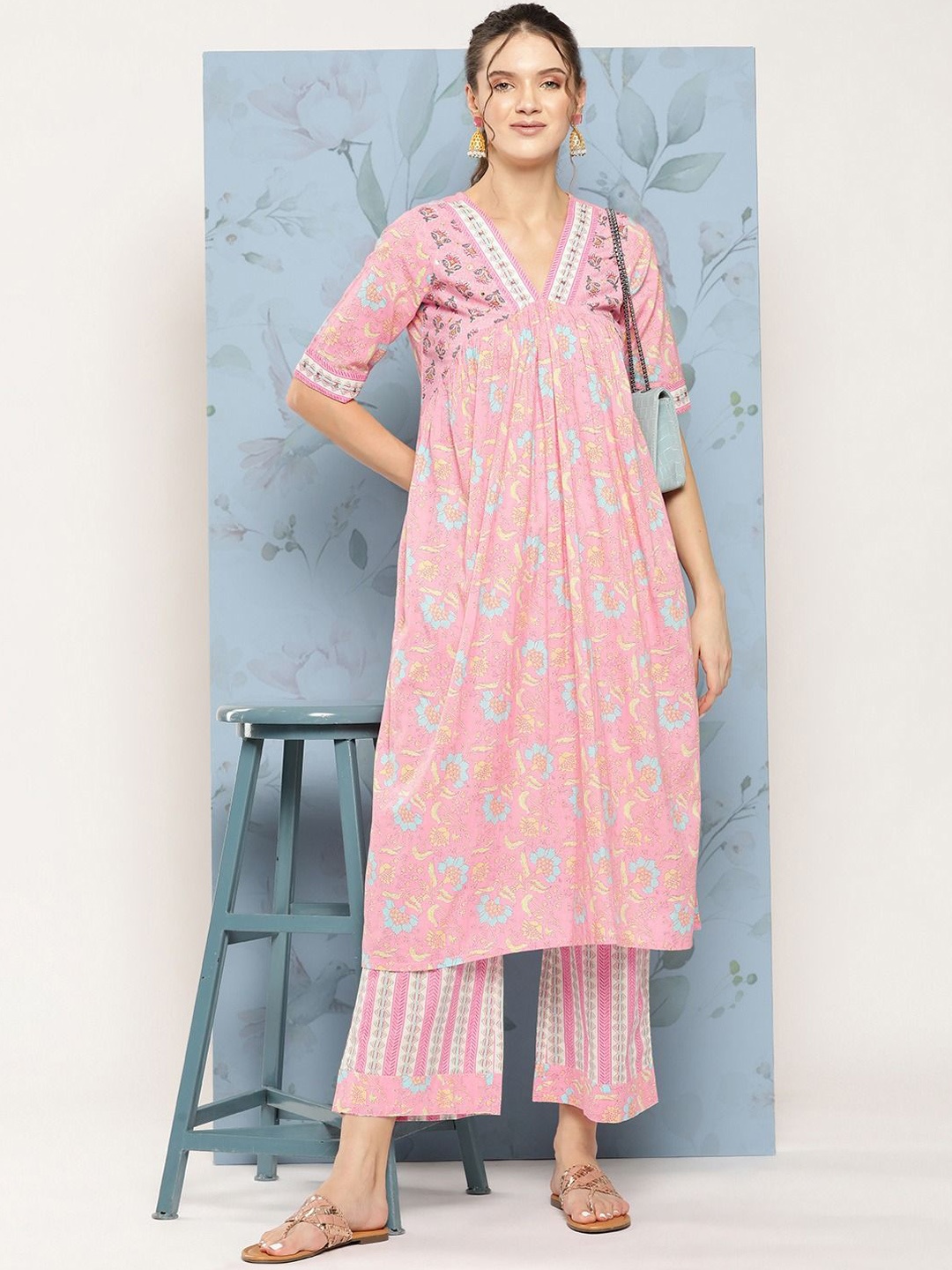 

Saanjh Women Floral Printed Regular Kurta with Palazzos, Pink