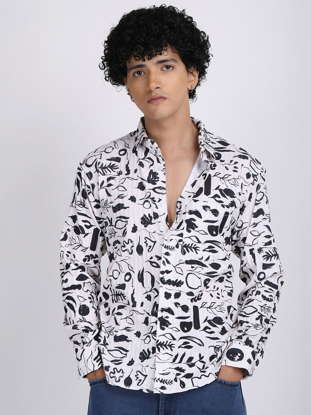 

The Roy Men Comfort Slim Fit Opaque Printed Casual Shirt, White