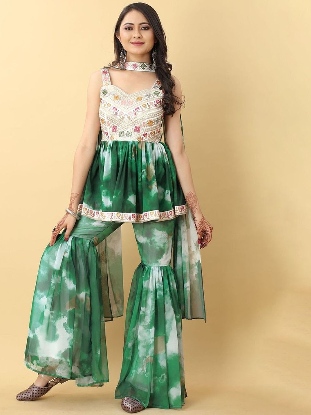 

KALINI Printed Kurta Set With Dupatta, Green