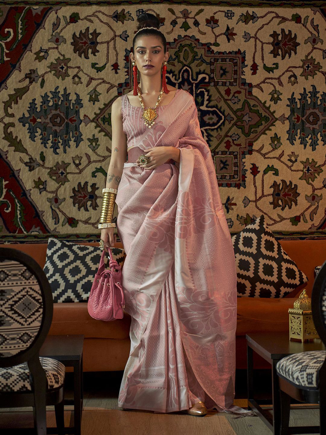 

Anouk Woven Design Zari Kanjeevaram Saree, Off white