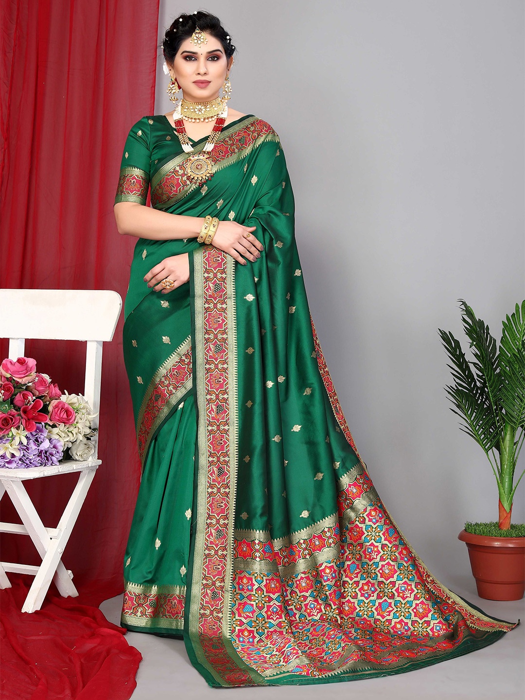 

HEER FASHION Woven Design Zari Paithani Saree, Green