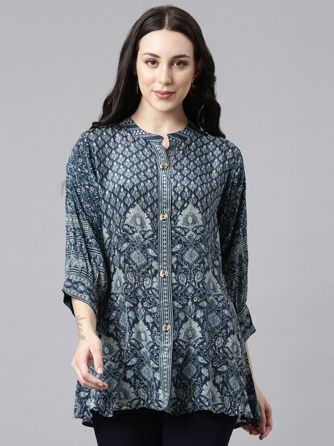 

Neerus Floral Printed Pure Crepe Kurti, Navy blue