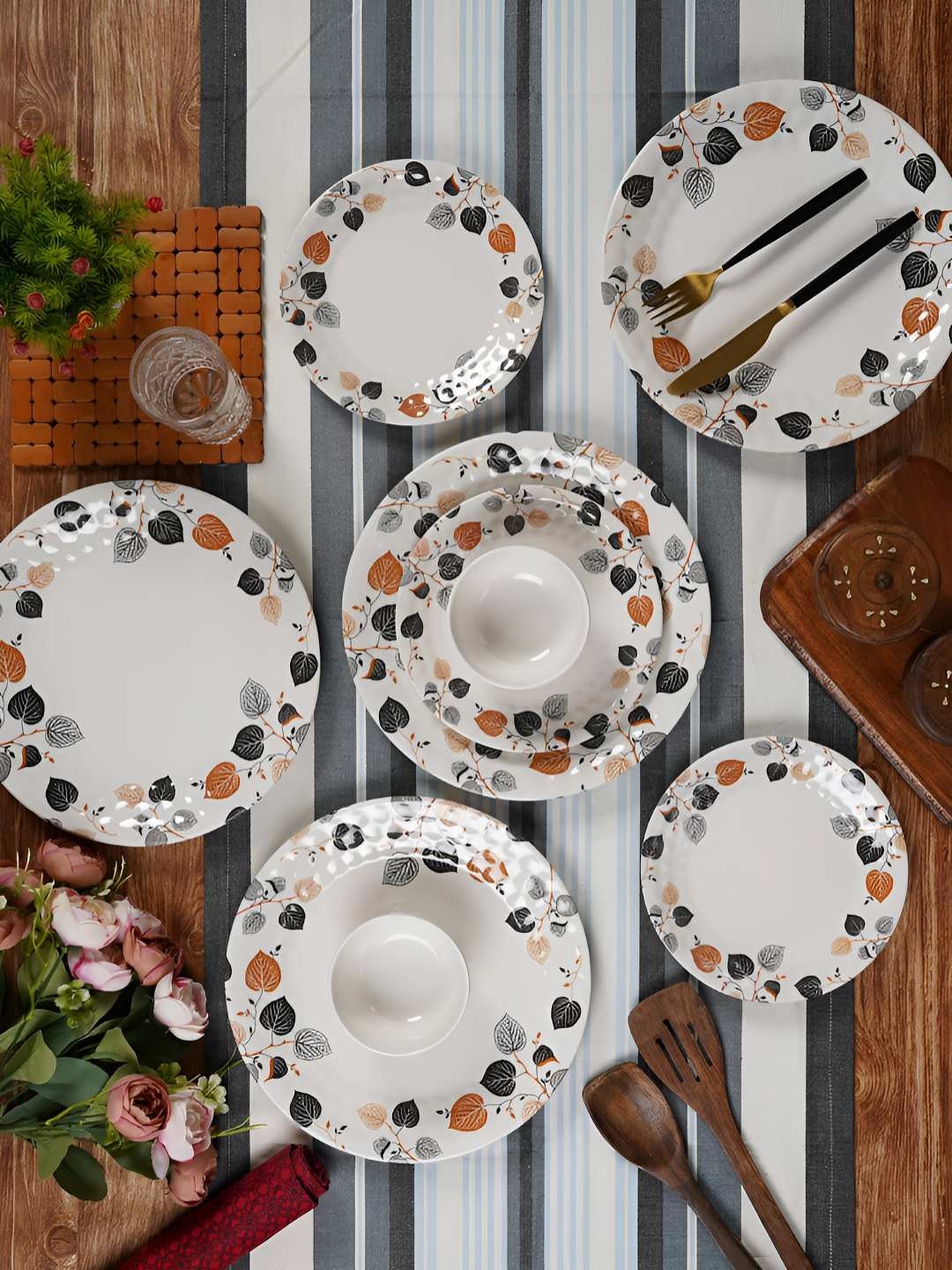 

CDI White & Black 18 Pieces Floral Printed Melamine Glossy Dinner Set