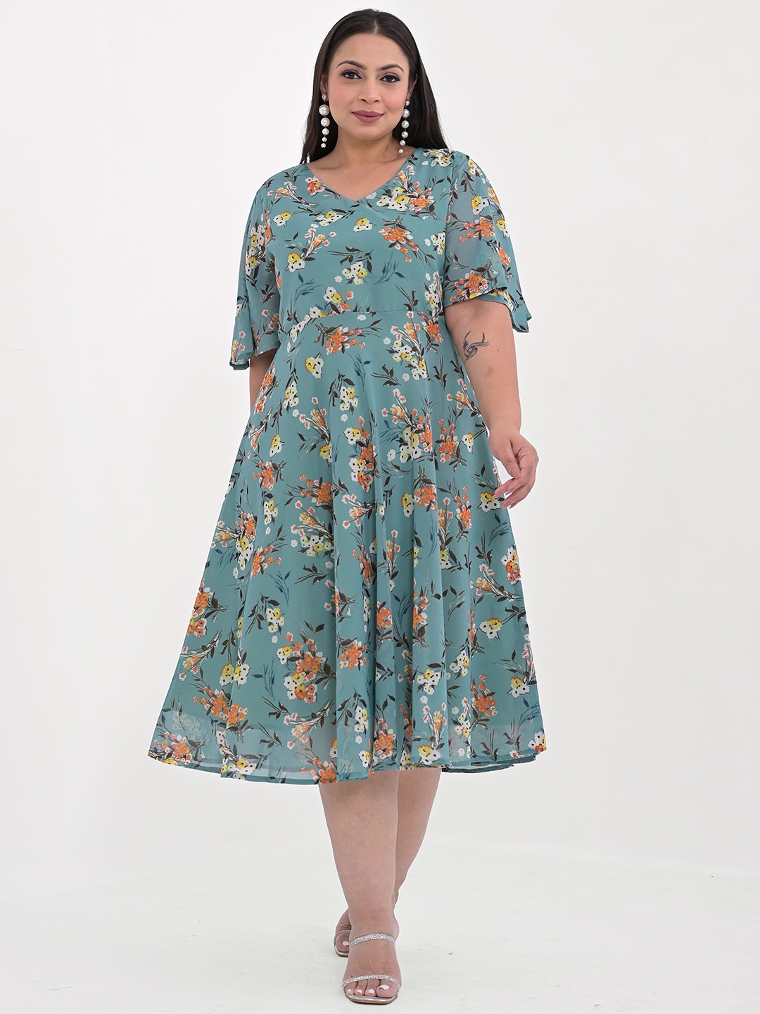 Kaheksa Plus Size Floral Print Flared Sleeve A-Line Midi Dress, Green