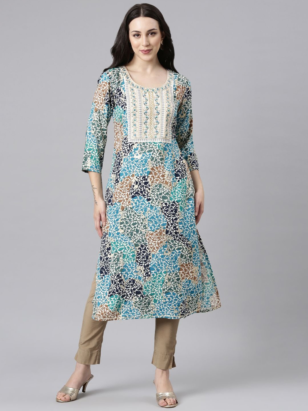 

Neerus Round Neck Floral Printed Straight Kurta, Blue