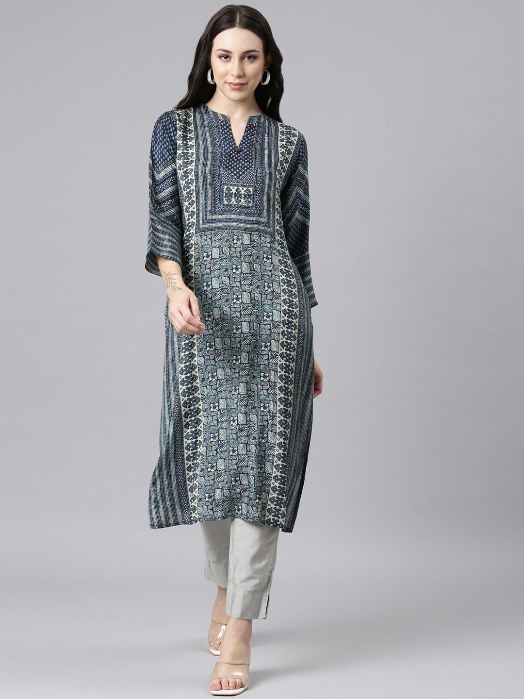 

Neerus Geometric Printed Sequinned Straight Kurta, Navy blue