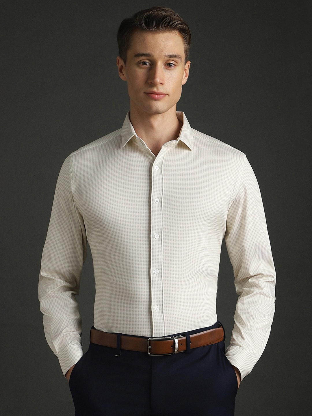 

Bergamo Men Slim Fit Opaque Casual Shirt, Yellow