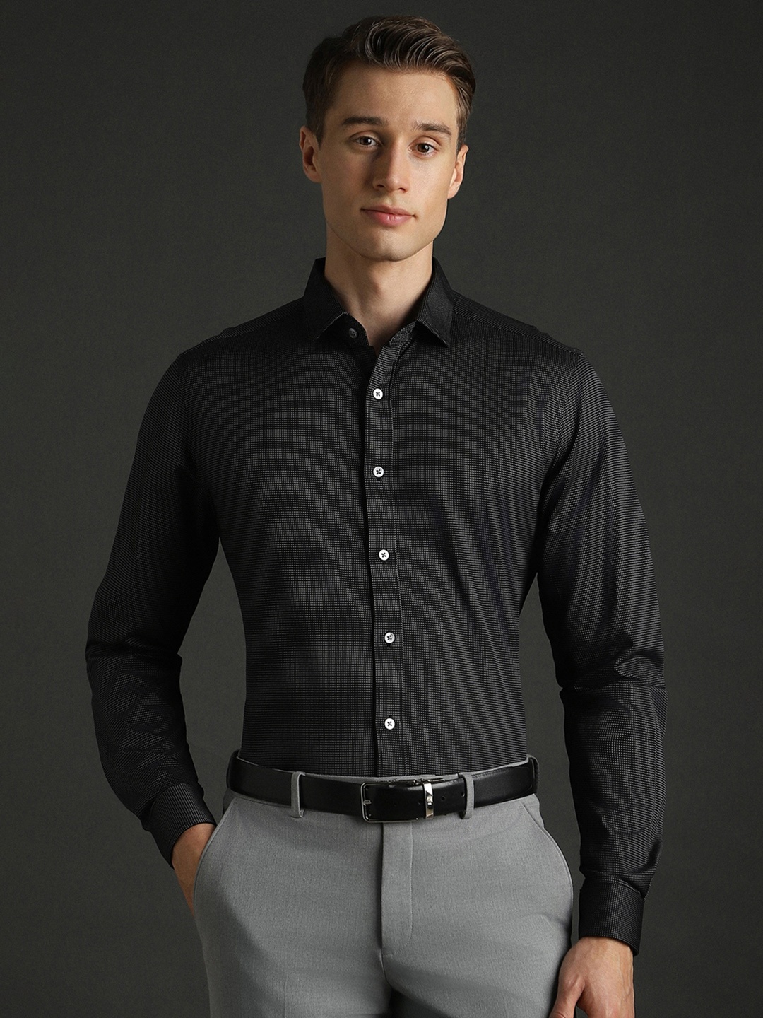 

Bergamo Men Slim Fit Opaque Casual Shirt, Black