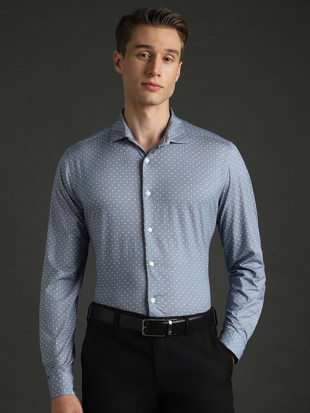 

Bergamo Men Slim Fit Opaque Casual Shirt, Blue