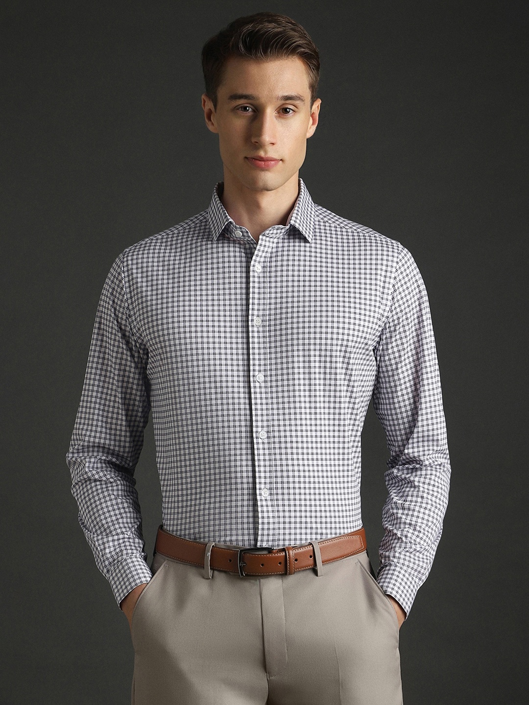 

Bergamo Men Slim Fit Opaque Casual Shirt, Purple