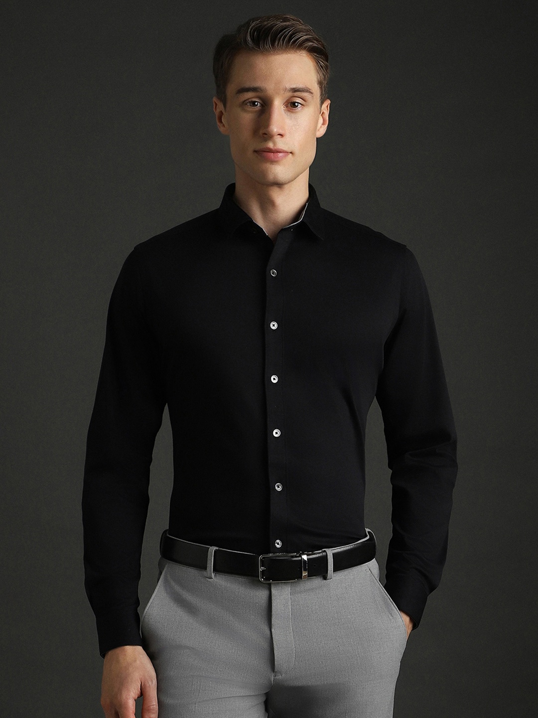 

Bergamo Men Slim Fit Opaque Casual Shirt, Black