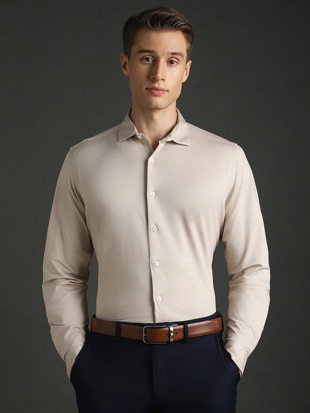 

Bergamo Men Slim Fit Opaque Casual Shirt, Beige