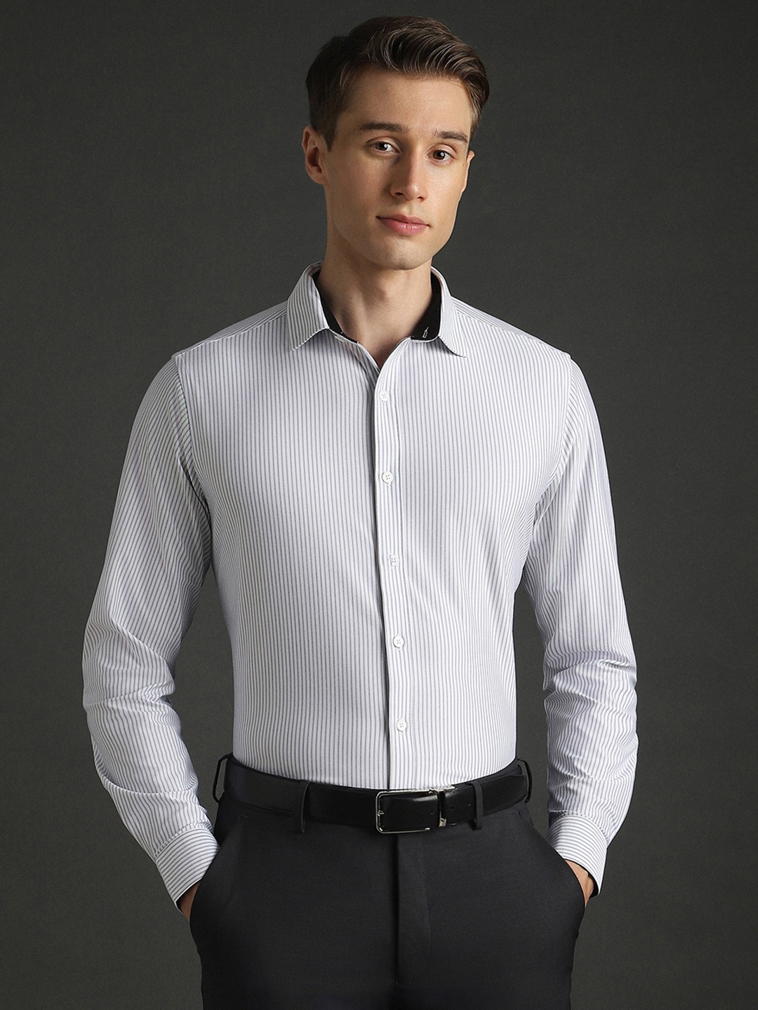 

Bergamo Men Slim Fit Opaque Casual Shirt, Grey