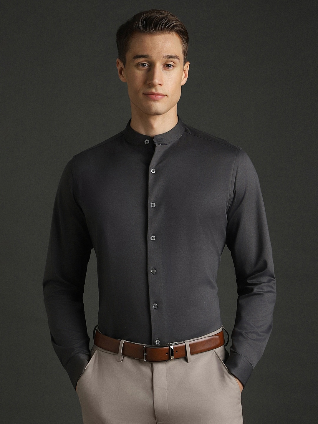 

Bergamo Men Slim Fit Faded Opaque Casual Shirt, Grey