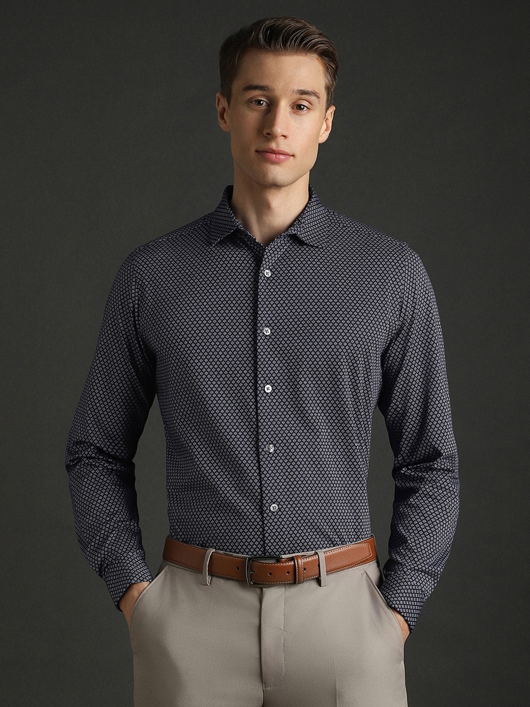 

Bergamo Men Slim Fit Opaque Casual Shirt, Blue