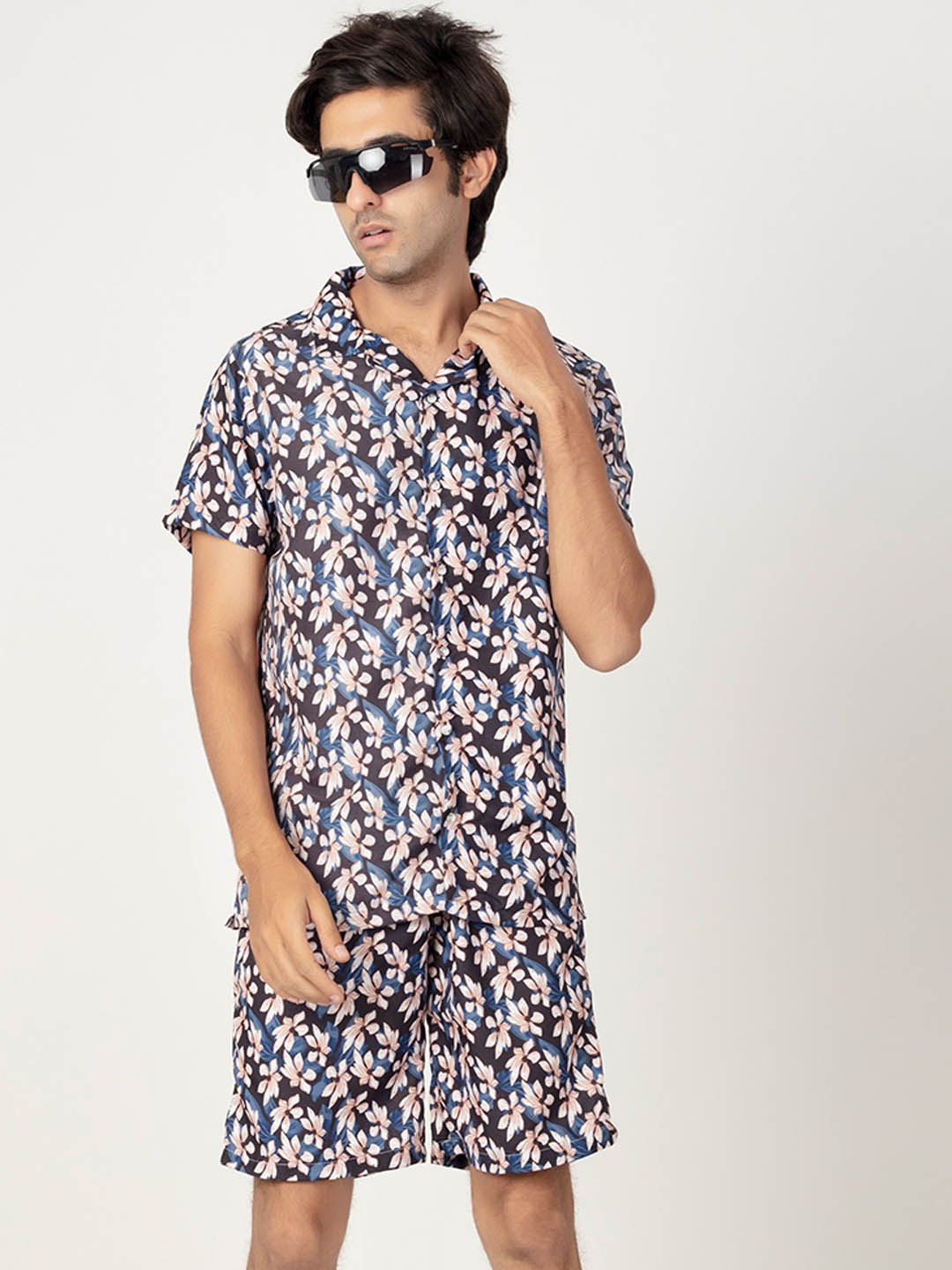 

Gavin Paris Floral Printed Shirt & Shorts Co-Ords, Black
