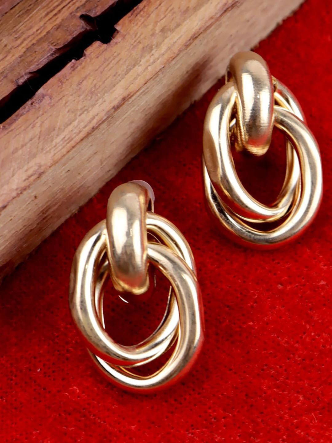 

DressBerry Gold-Plated Contemporary Drop Earrings