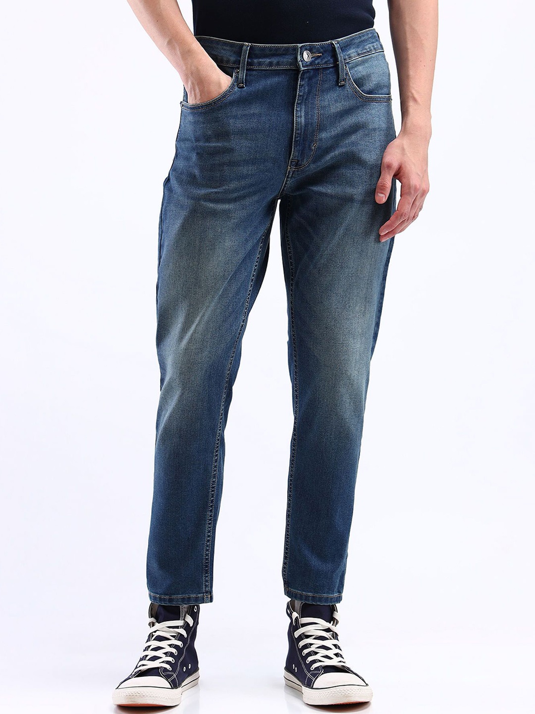 

Flying Machine Men Tapered Fit Mid-Rise Light Fade Stretchable Jeans, Blue