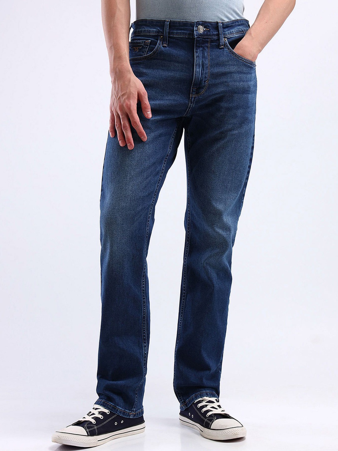 

Flying Machine Men Straight Fit Light Fade Stretchable Jeans, Blue
