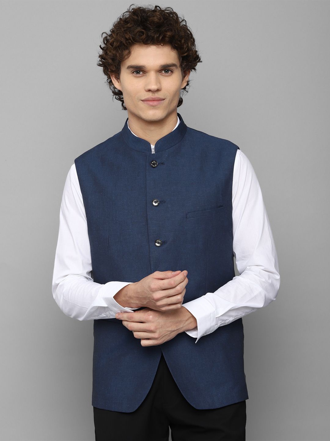 

Allen Solly Woven Nehru Jackets, Navy blue