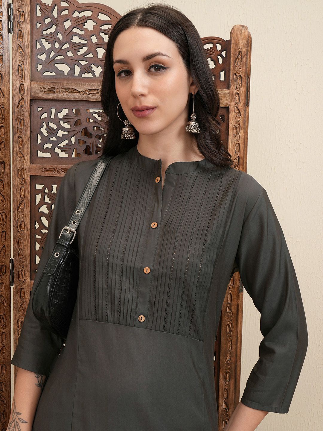 

Vishudh Grey Mandarin Collar Pleated Straight Kurta