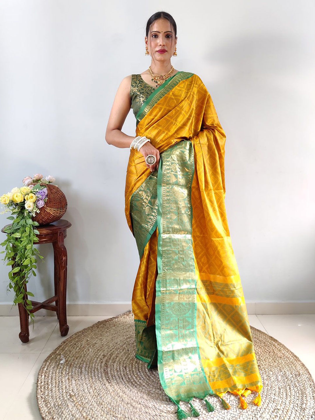 

LADY SHOPI Woven Design Zari Banarasi Saree, Yellow