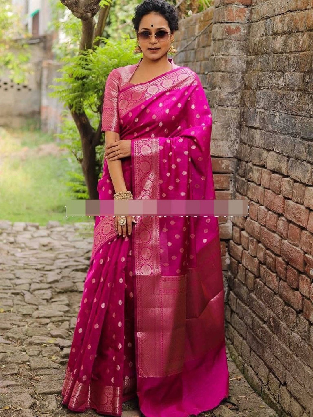 

LADY SHOPI Woven Design Zari Banarasi Saree, Pink