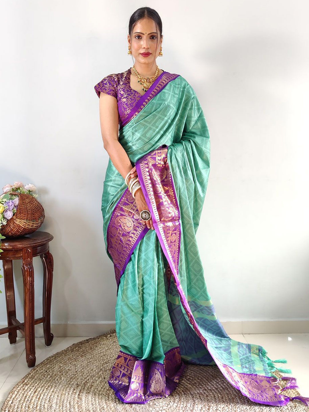 

LADY SHOPI Woven Design Zari Banarasi Saree, Sea green
