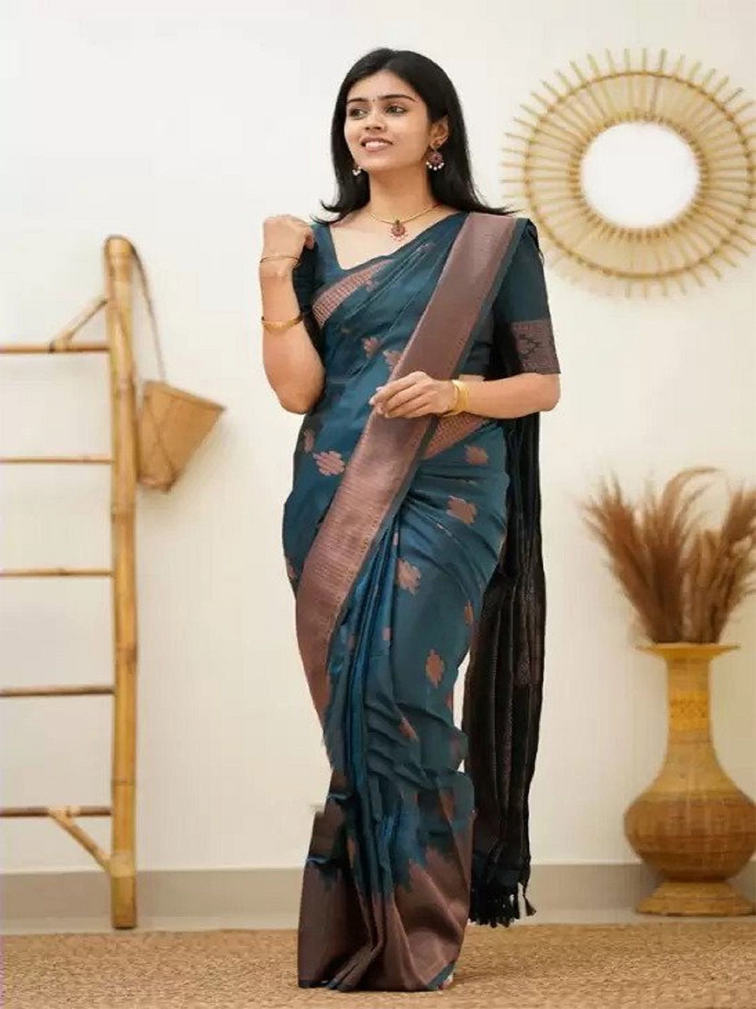 

LADY SHOPI Ethnic Motif Zari Woven Kanjeevaram Saree, Teal