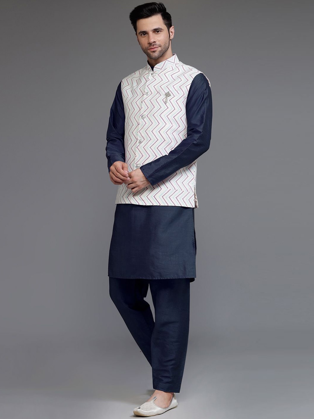 

Utsav Fashion Straight Kurta with Pyjamas & Nehru Jacket, Navy blue