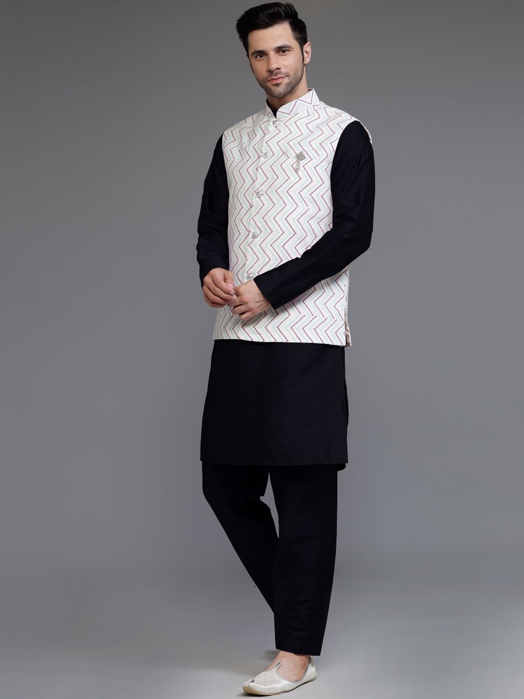 

Utsav Fashion Mandarin Collar Straight Kurta With Trousers & Nehru Jacket, Black