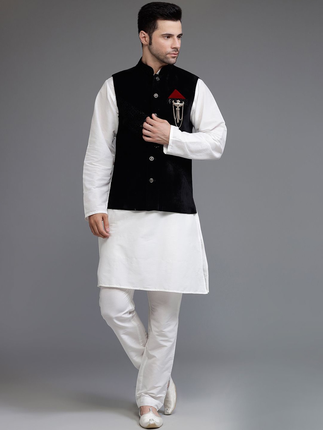 

Utsav Fashion Mandarin Collar Cotton Silk Straight Kurta With Trousers & Nehru Jacket, Off white