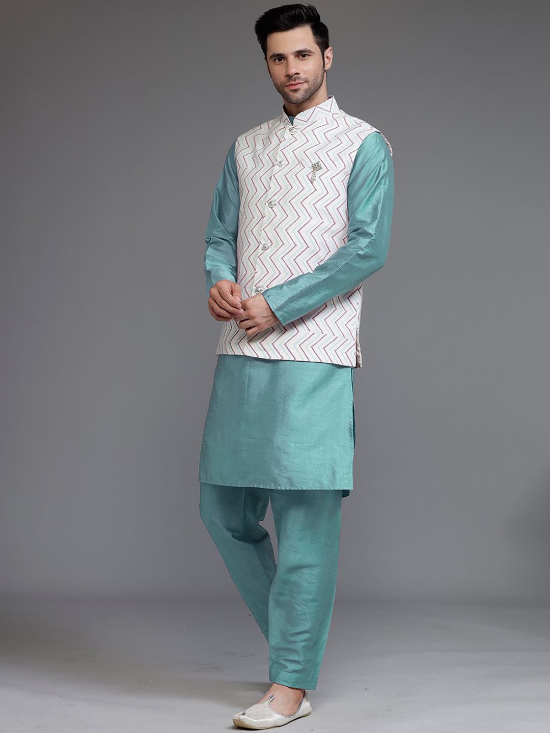 

Utsav Fashion Mandarin Collar Straight Kurta With Trousers & Nehru Jacket, Blue