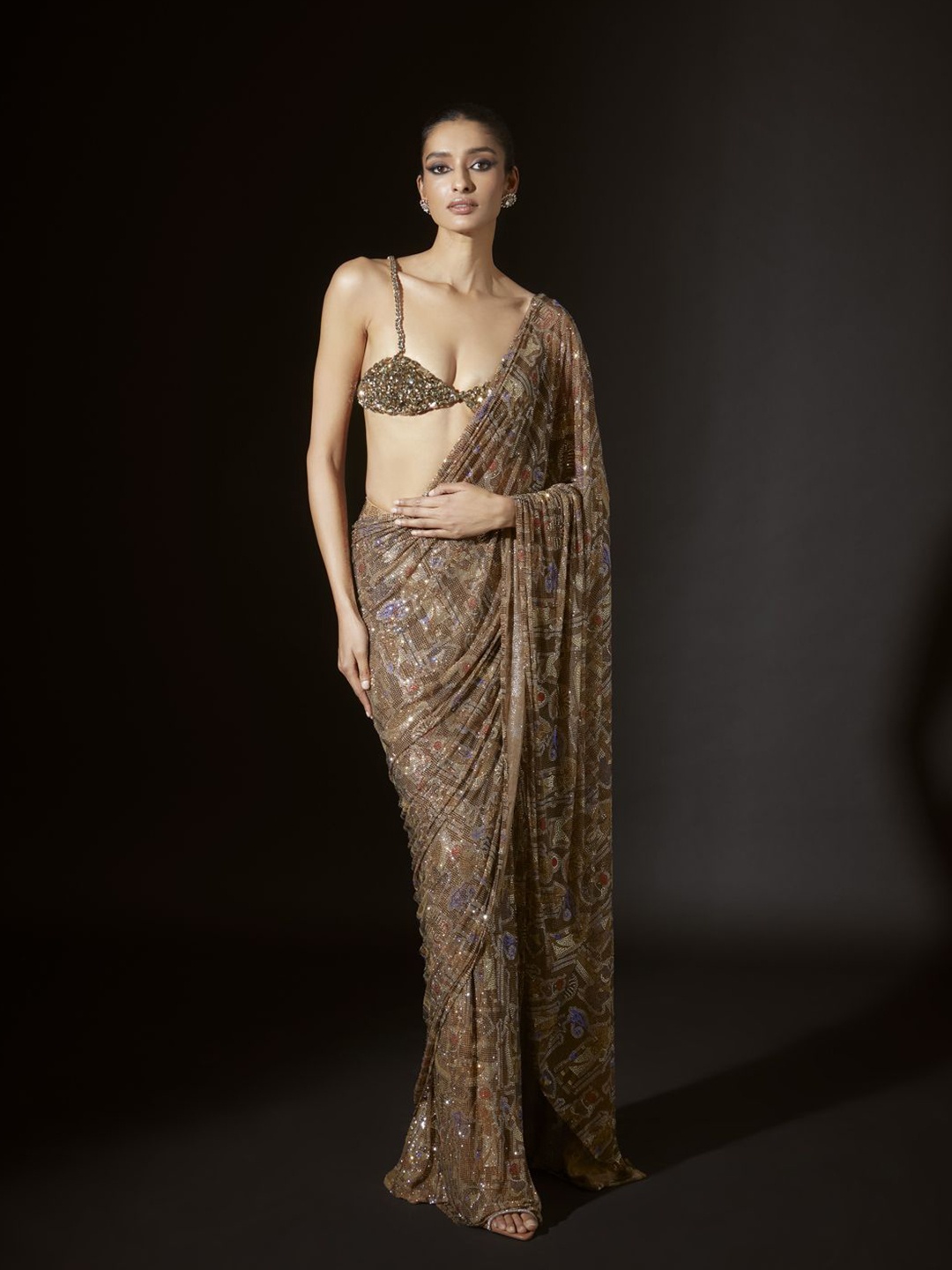 

ITRH Embellished Beads and Stones Net Saree, Gold