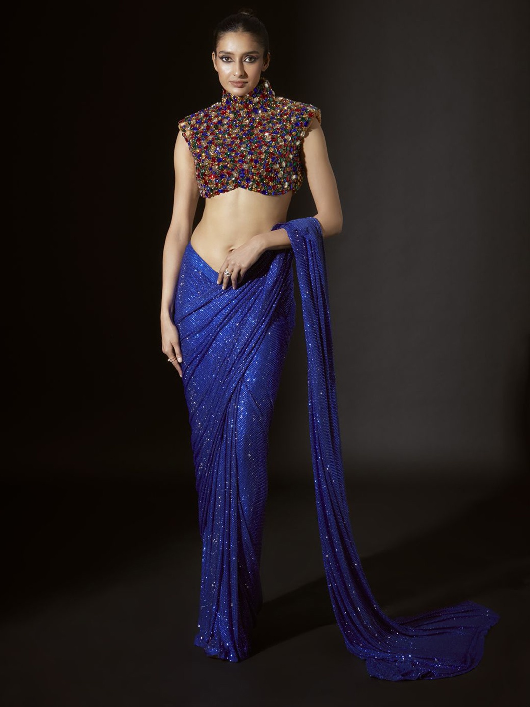 

ITRH Embellished Beads and Stones Net Saree, Blue