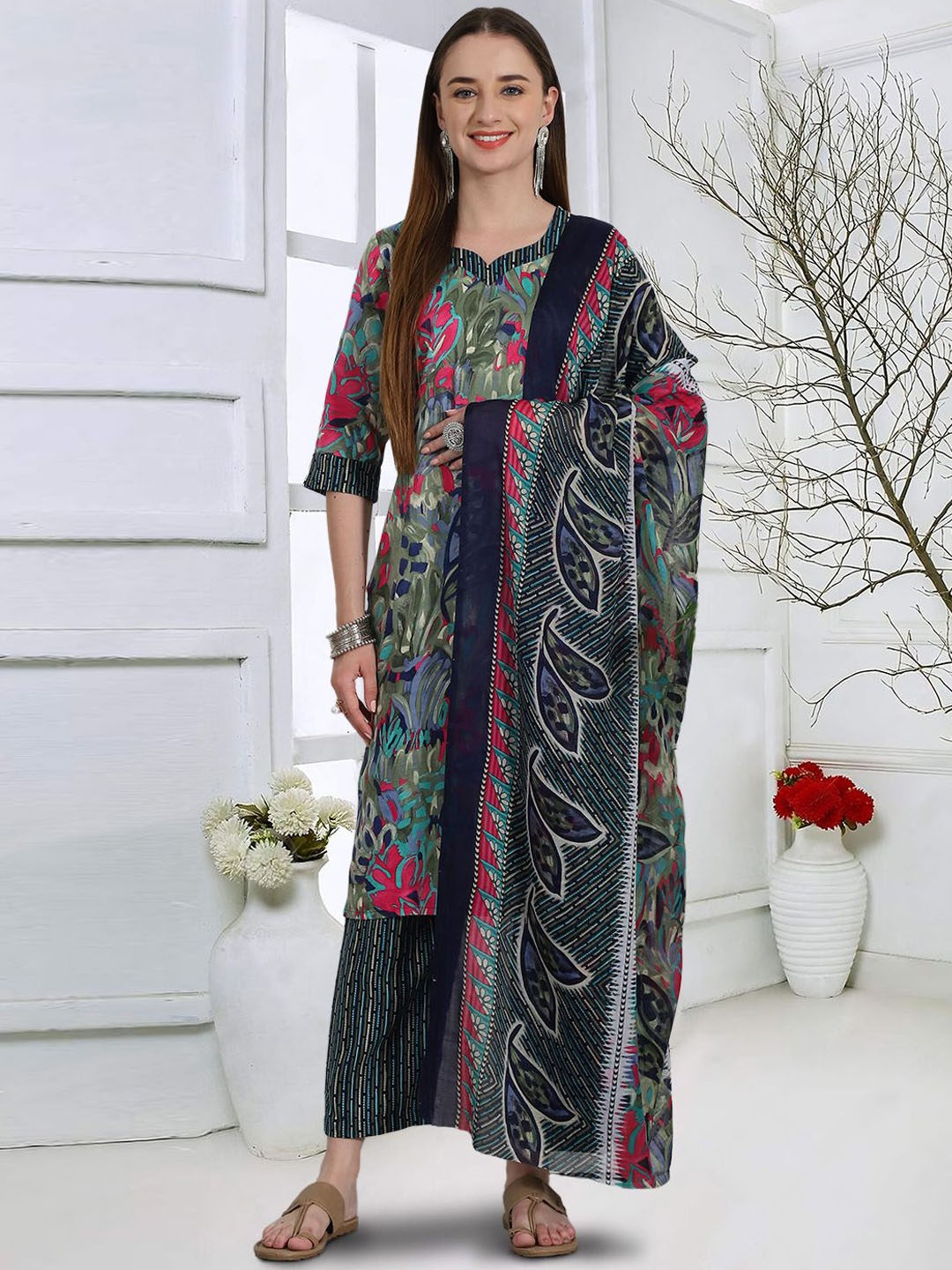 

7Threads Floral Printed Regular Pure Cotton Straight Kurta With Trousers & Dupatta, Green