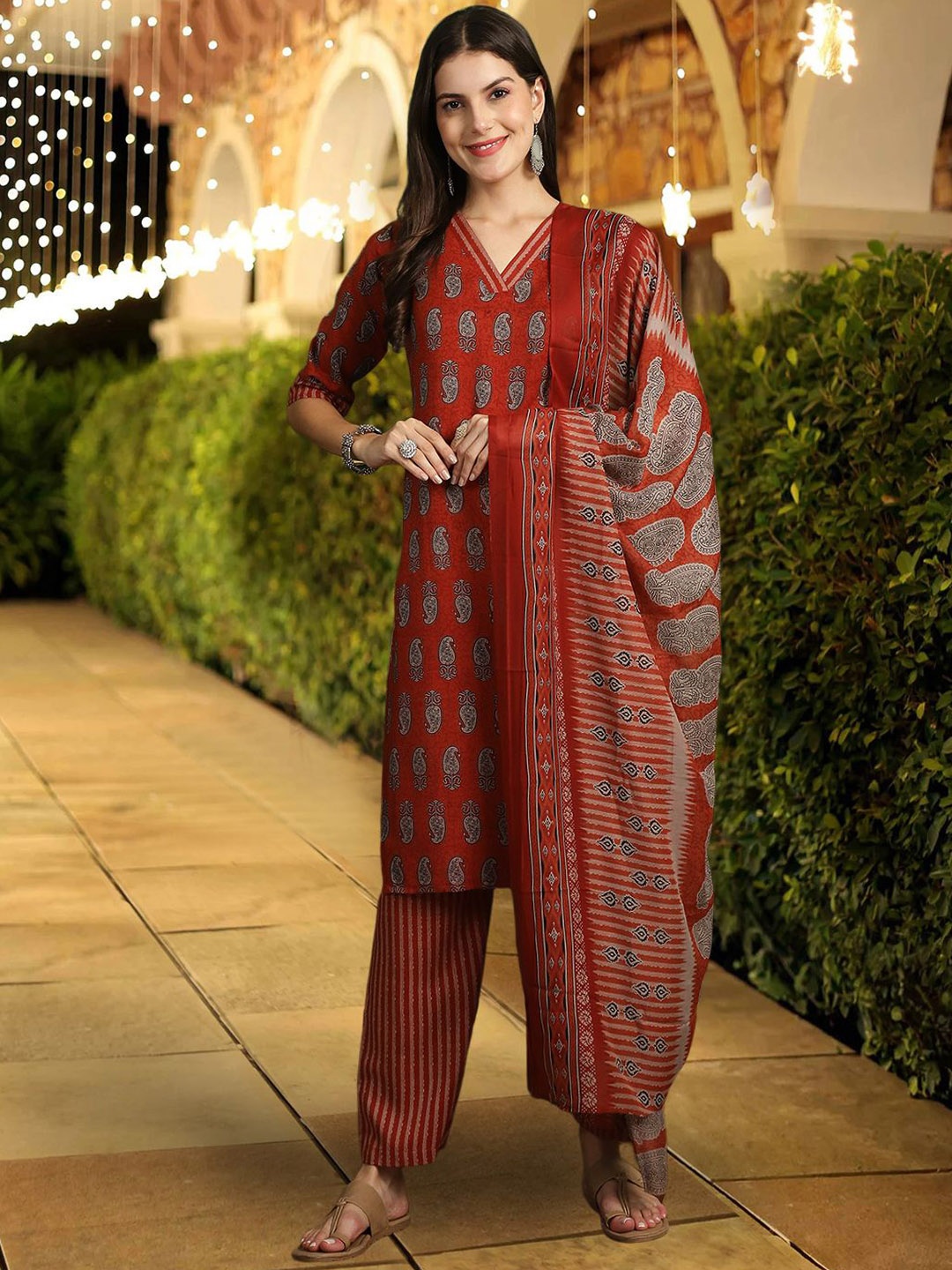 

7Threads Floral Printed Pure Cotton Straight Kurta With Trousers & Dupatta, Red