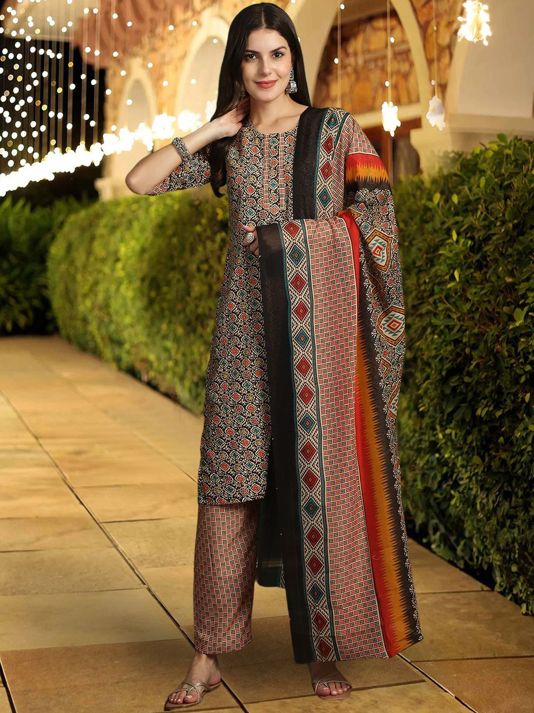 

7Threads Floral Printed Round Neck Pure Cotton Straight Kurta With Trousers & Dupatta, Black