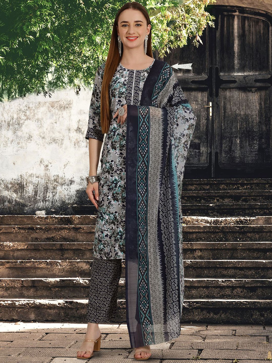 

7Threads Floral Printed Round Neck Pure Cotton Straight Kurta With Trousers & Dupatta, Navy blue