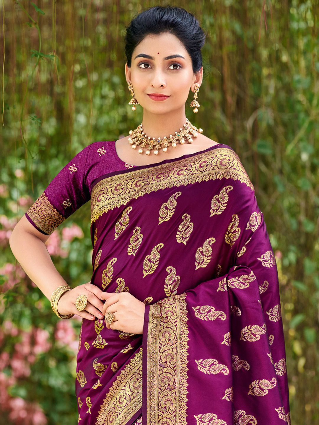 

Exclusiva Woven Design Zari Saree, Purple