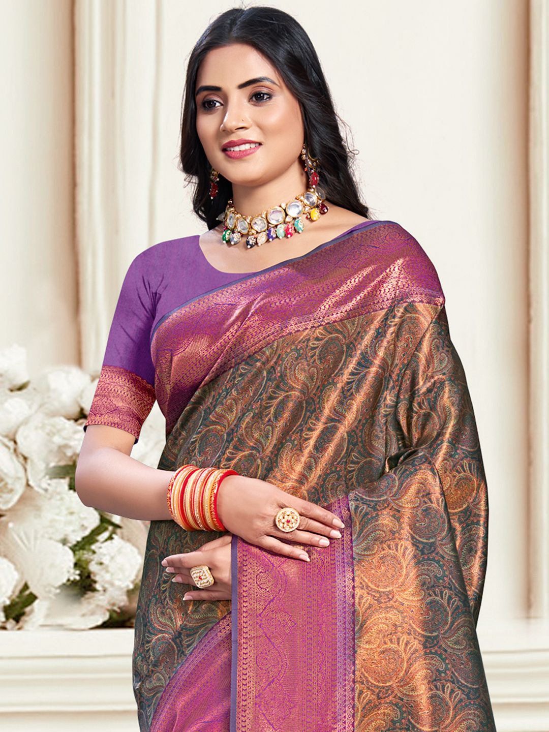 

Exclusiva Woven Design Zari Saree, Magenta