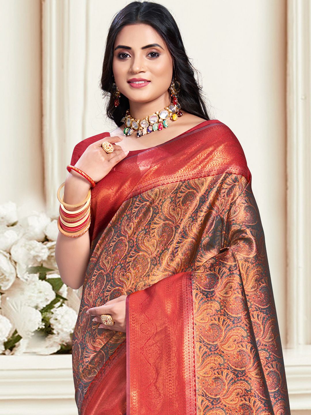 

Exclusiva Woven Design Zari Saree, Red