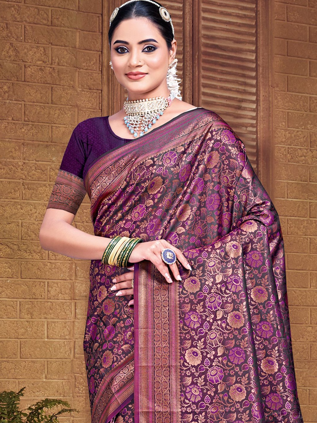 

Exclusiva Woven Design Ethnic Motifs Zari Banarasi Saree, Purple