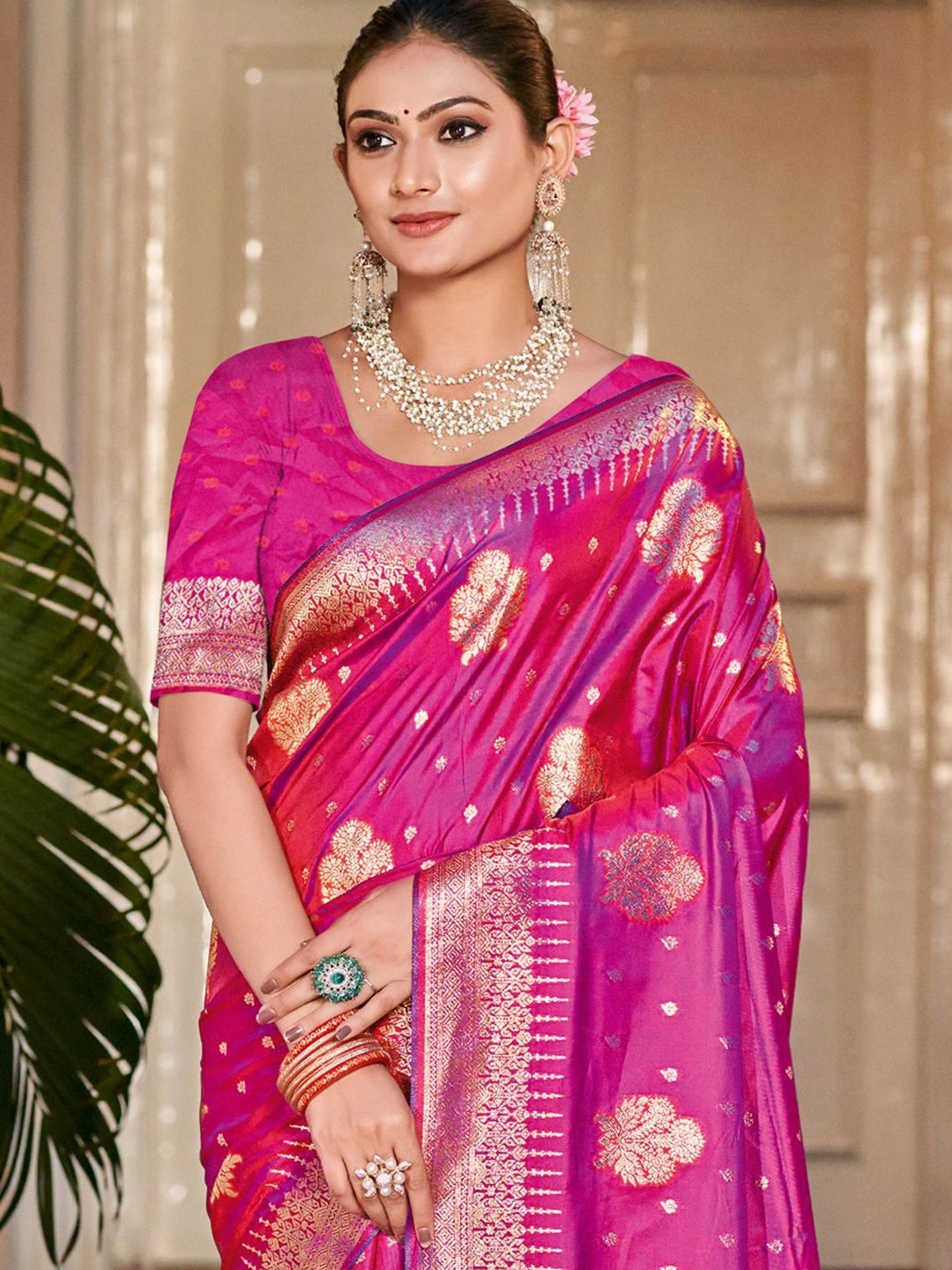 

Exclusiva Ethnic Motif Zari Woven Saree, Pink