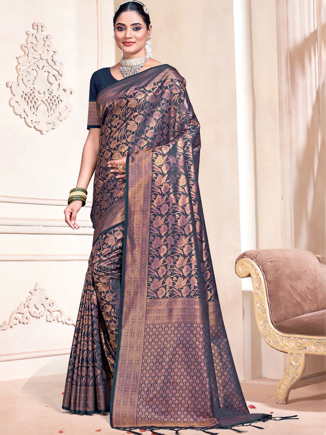 

Exclusiva Woven Design Zari Saree, Navy blue