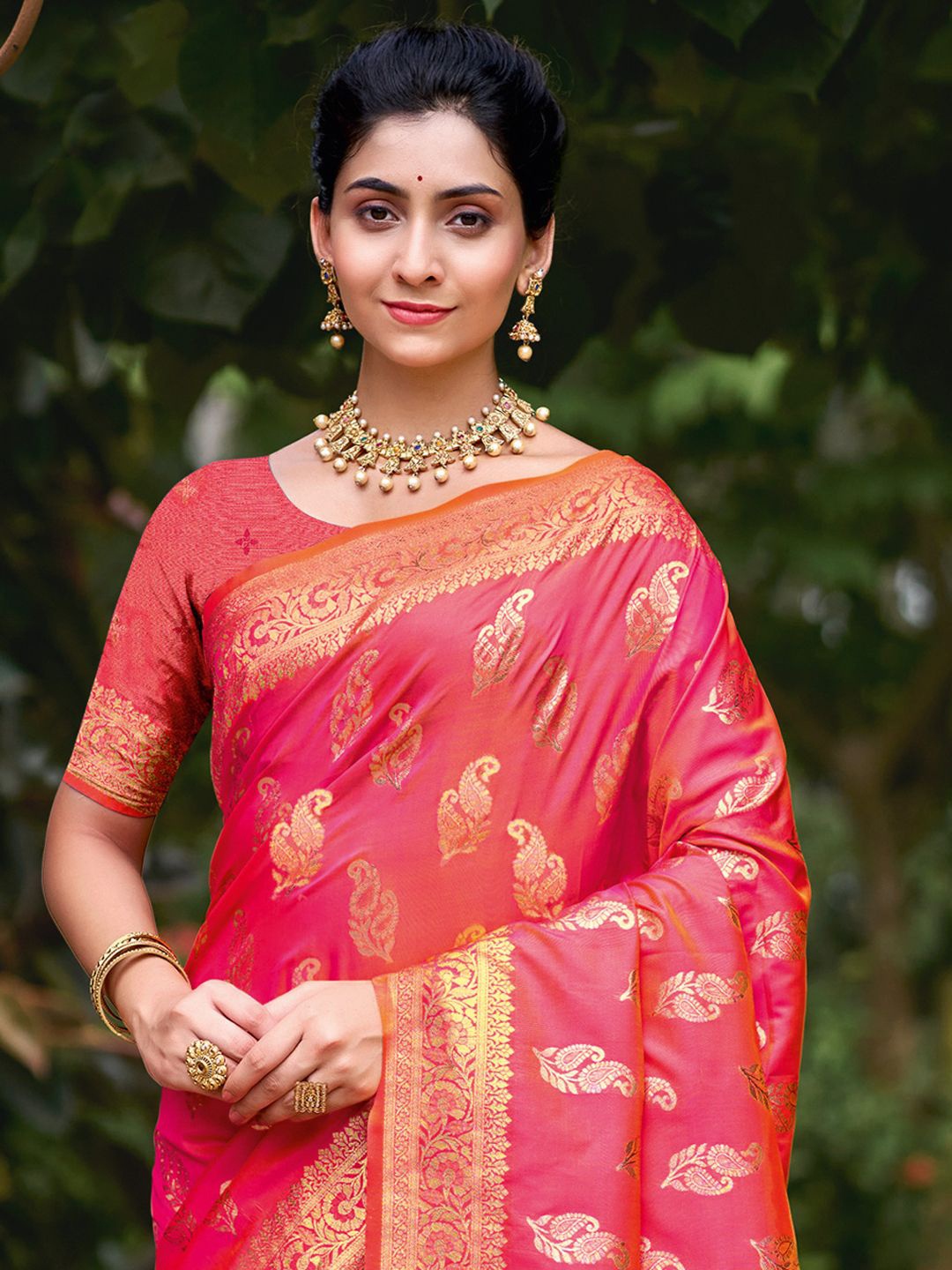 

Exclusiva Ethnic Motifs Zari Saree, Pink